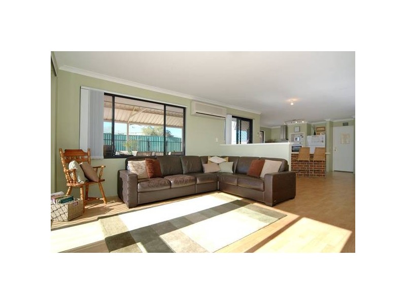 8 Ledden Court, Success WA 6164