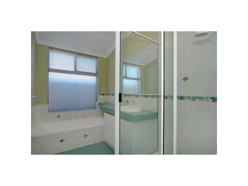 8 Ledden Court, Success WA 6164