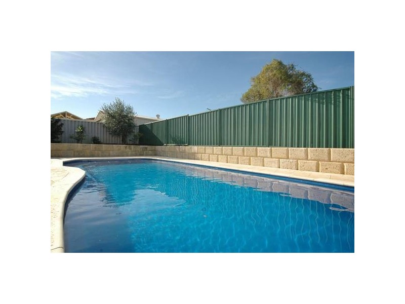 8 Ledden Court, Success WA 6164