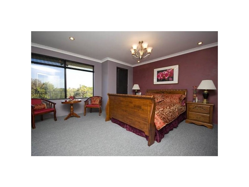 Steiner Avenue, Success WA 6164