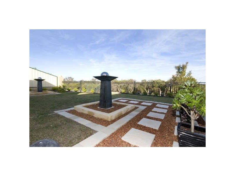 Steiner Avenue, Success WA 6164