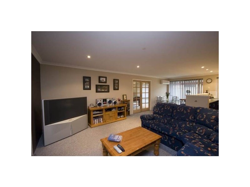 15 Dorrigo Way, South Lake WA 6164