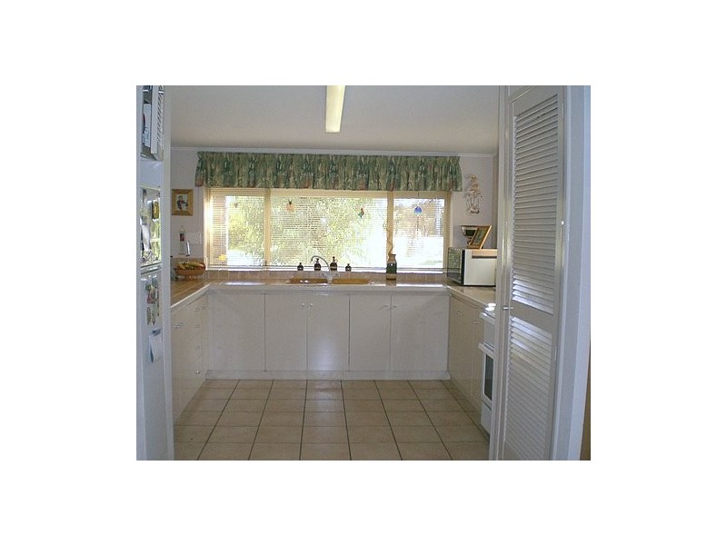 9 Foxton Drive, Oakford WA 6121