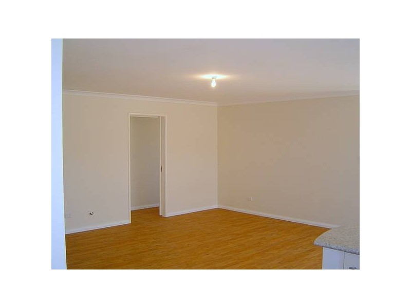 18 Poinsettia Green, Halls Head WA 6210