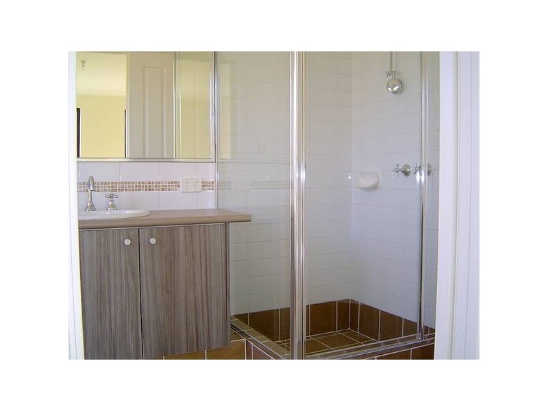 18 Poinsettia Green, Halls Head WA 6210