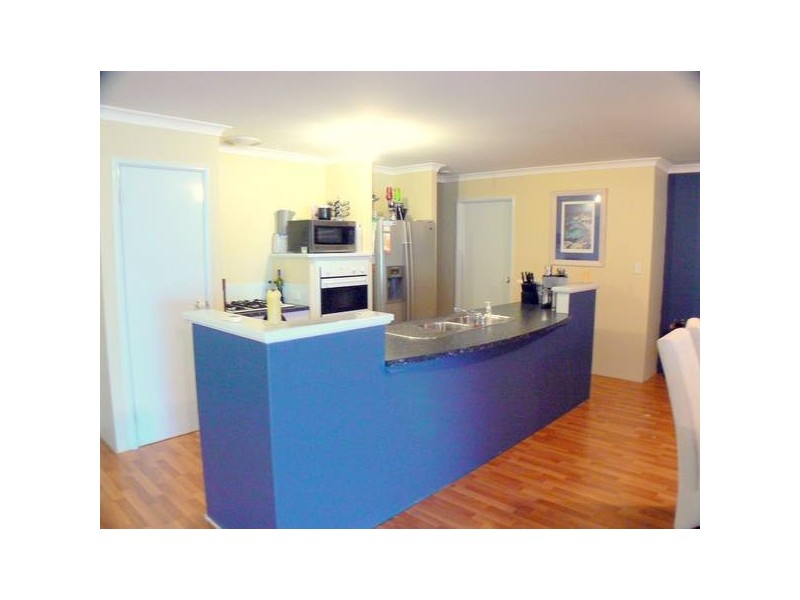 6 Dongara Way, South Lake WA 6164