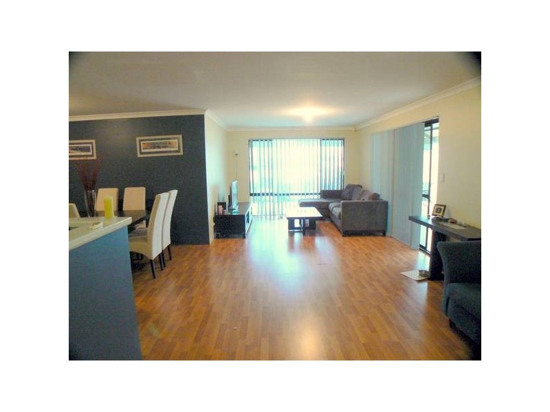 6 Dongara Way, South Lake WA 6164