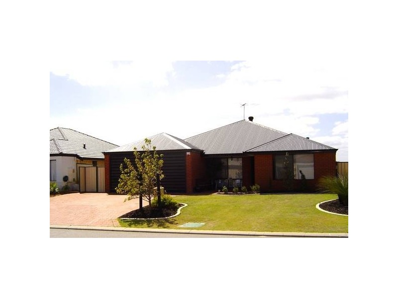 39 Minerva Loop, Success WA 6164