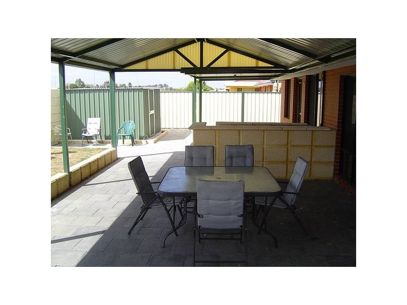 39 Minerva Loop, Success WA 6164