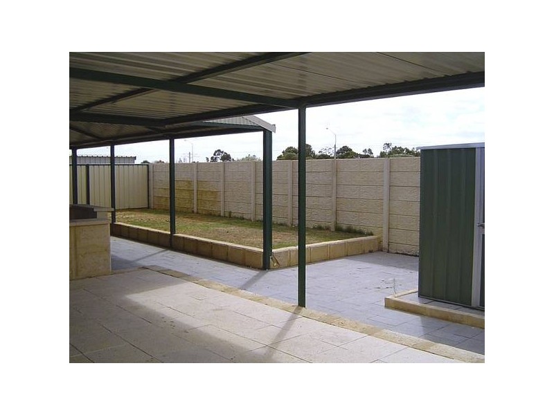 39 Minerva Loop, Success WA 6164