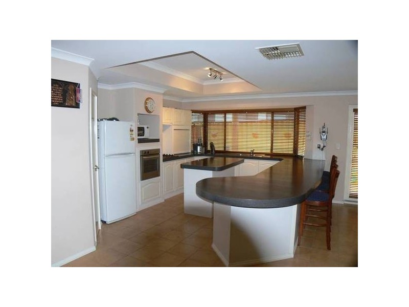 77 Congdon Ave, Beeliar WA 6164