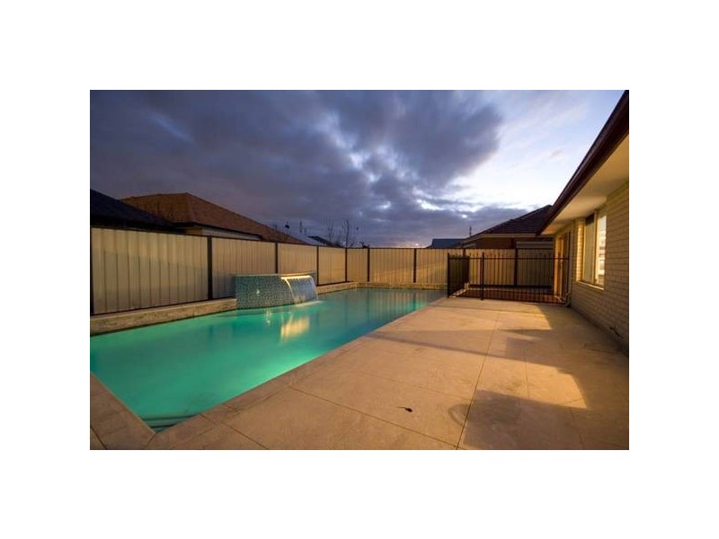 Gadsden Terrace, Success WA 6164