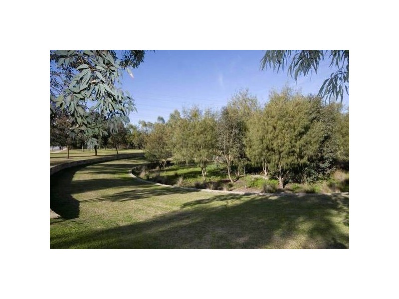 8 Millstream Place, Success WA 6164