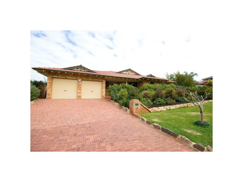 11 Oporto Rise, Coogee WA 6166