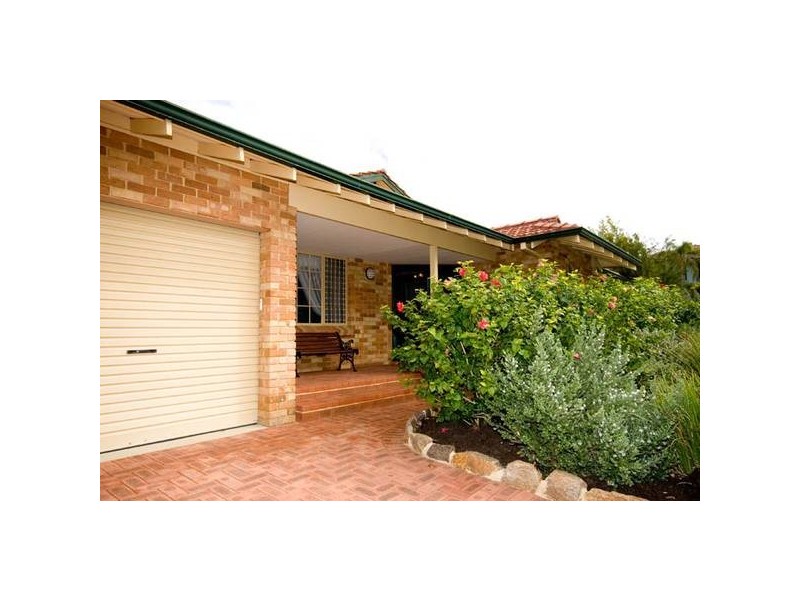 11 Oporto Rise, Coogee WA 6166