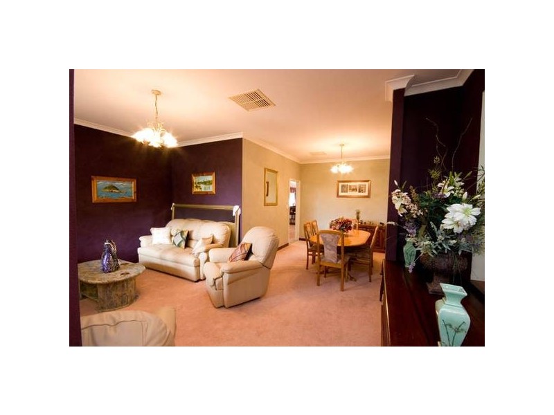 11 Oporto Rise, Coogee WA 6166