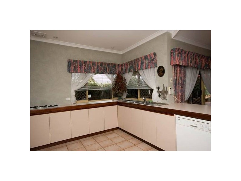 11 Oporto Rise, Coogee WA 6166