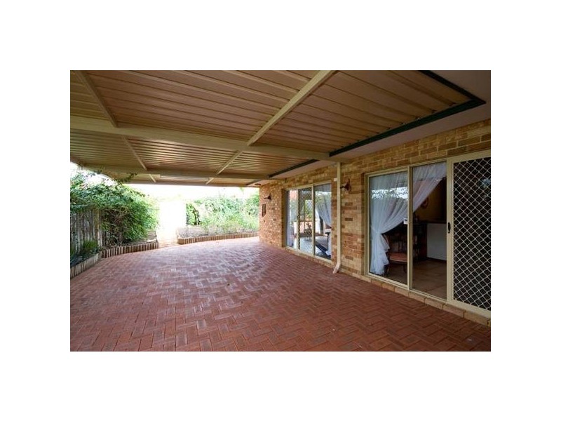 11 Oporto Rise, Coogee WA 6166