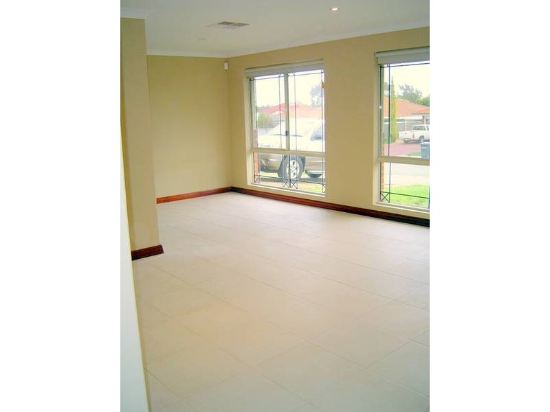 43 Bolderwood Drive, South Lake WA 6164