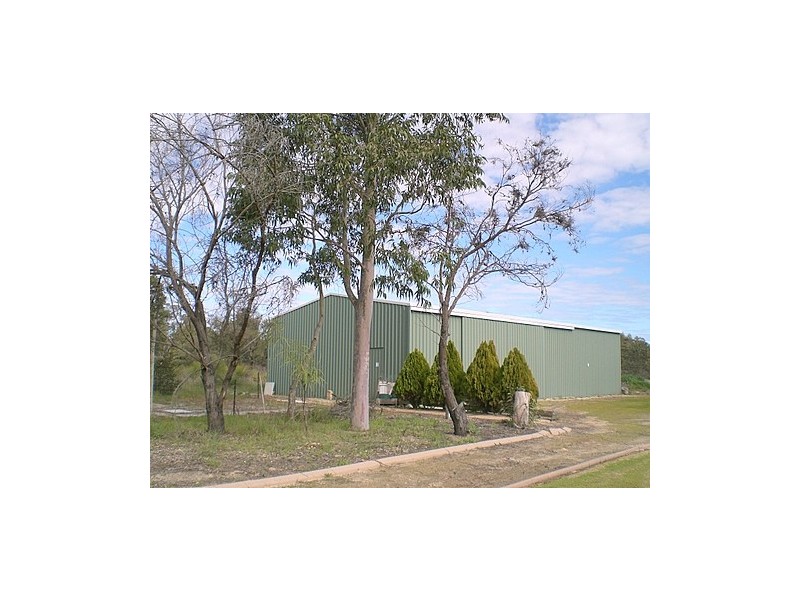 35 Brooks Place, Wandi WA 6167