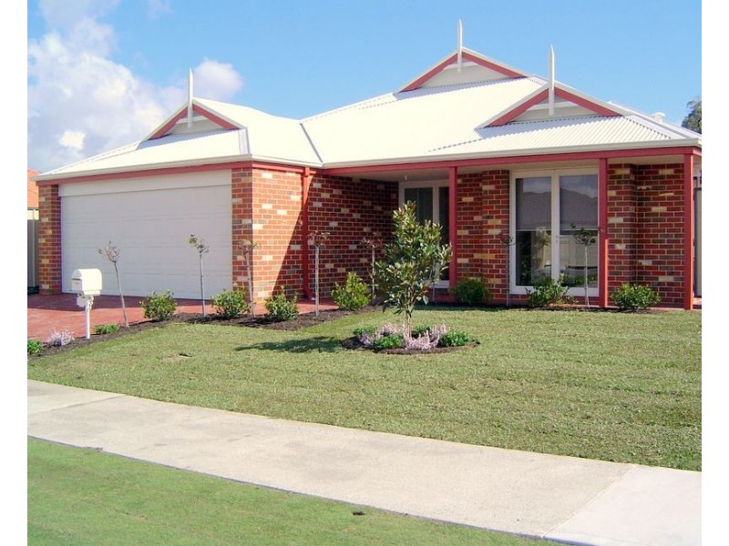 11 Ernest Drive, Success WA 6164