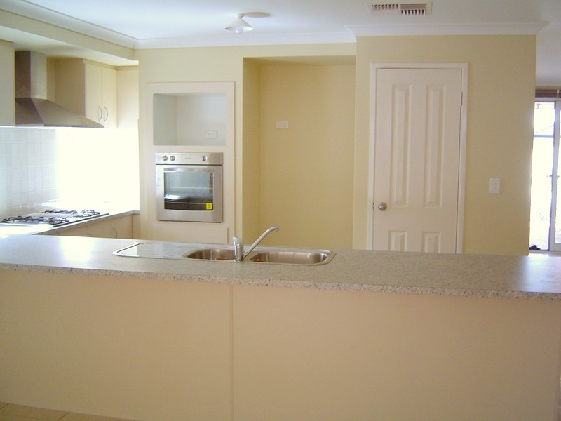 11 Ernest Drive, Success WA 6164