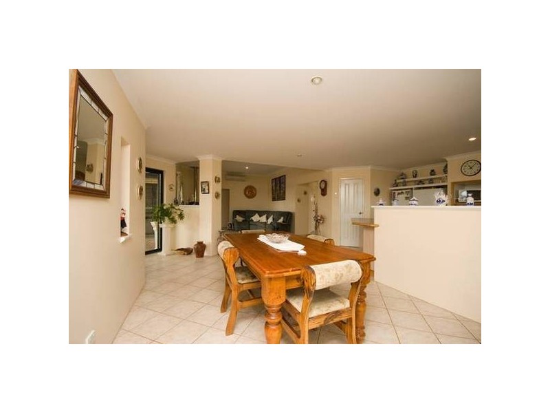 4 Quenda Close, Beeliar WA 6164