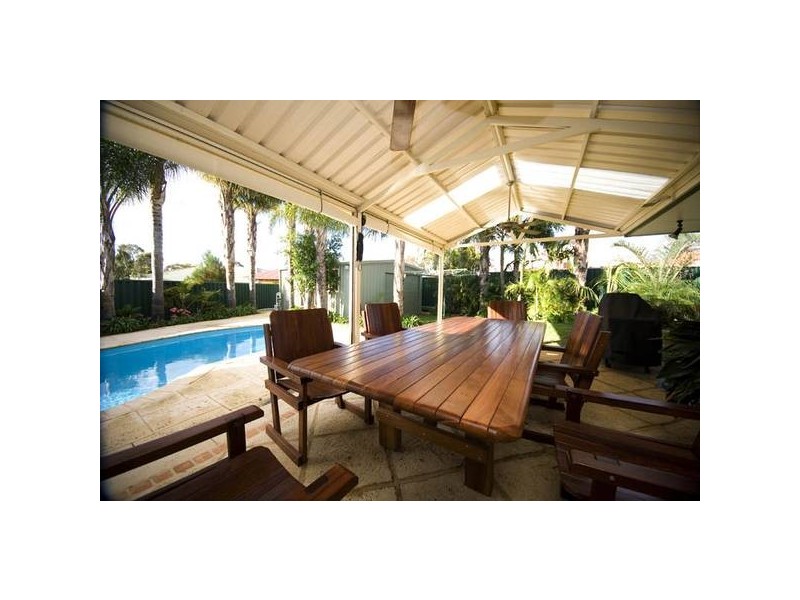 11 Alocasia Close, South Lake WA 6164