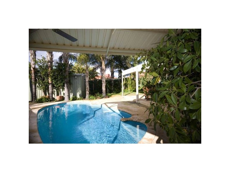 11 Alocasia Close, South Lake WA 6164