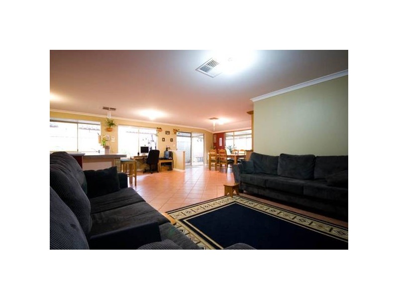 8 Watson Road, Beeliar WA 6164