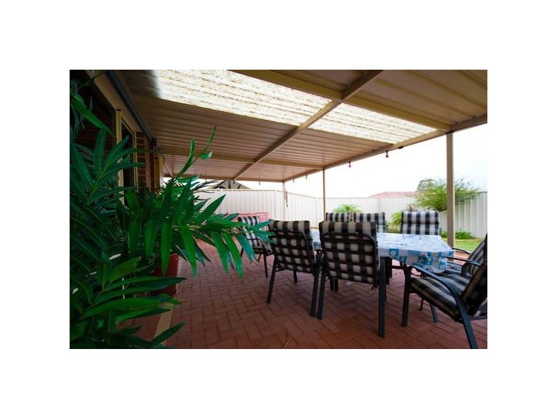 8 Watson Road, Beeliar WA 6164