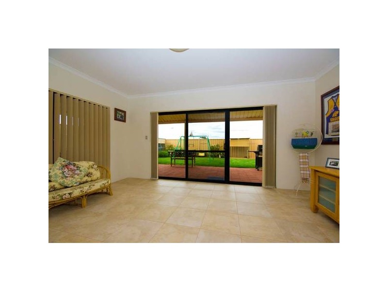 Lakefront Avenue, Beeliar WA 6164