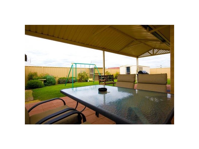 Lakefront Avenue, Beeliar WA 6164