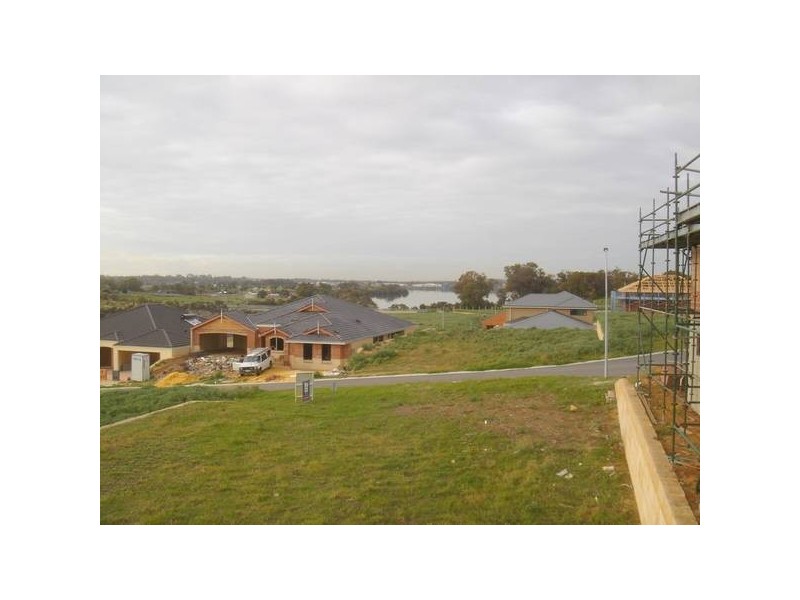 6 Senna Close, Coogee WA 6166