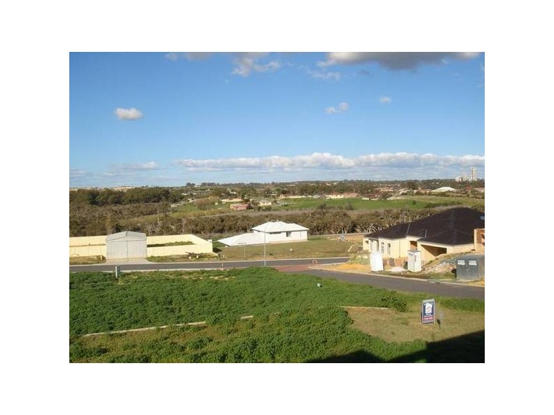 6 Senna Close, Coogee WA 6166