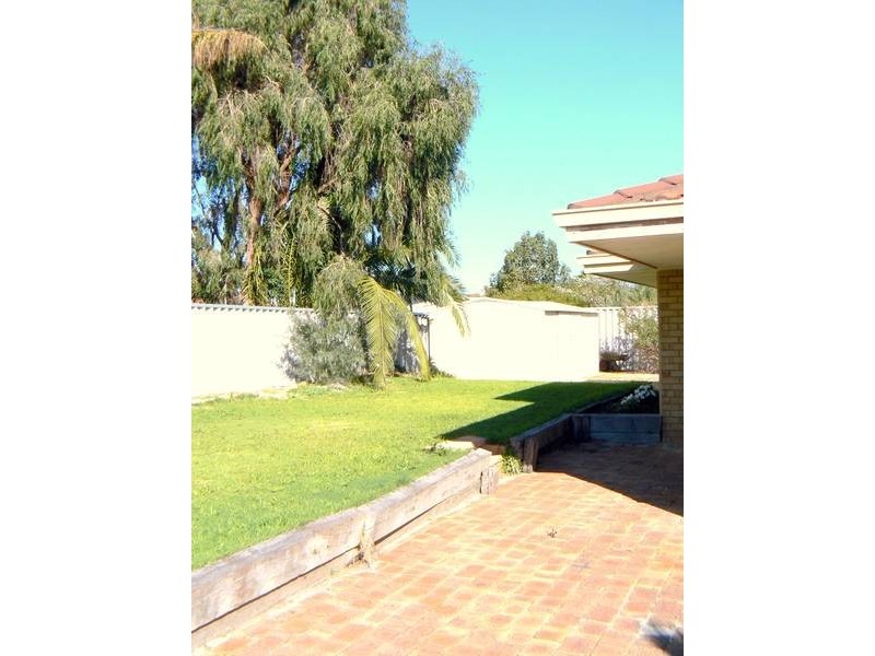 19 Dulverson Place, South Lake WA 6164