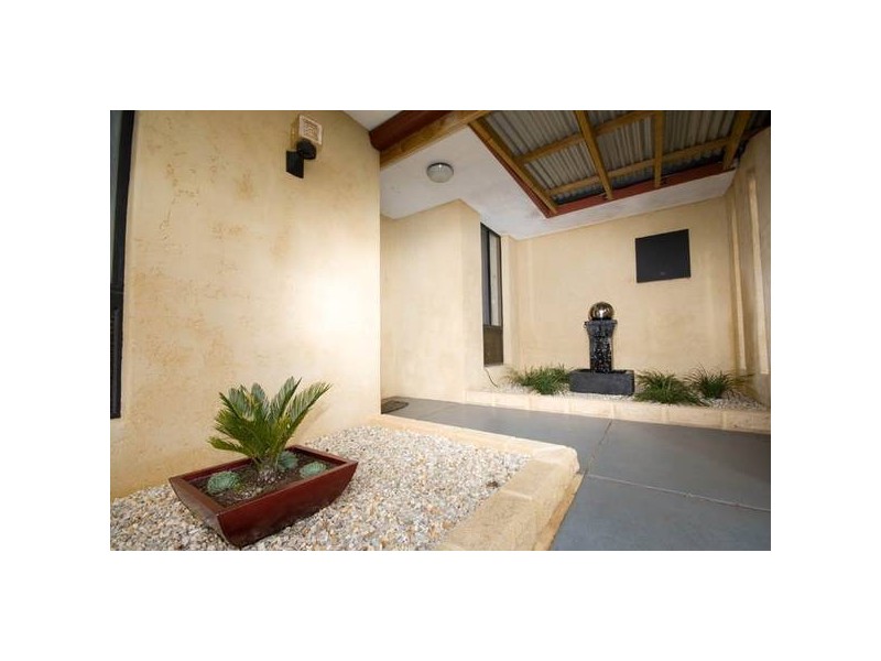 6 Hopkins Way, Spearwood WA 6163