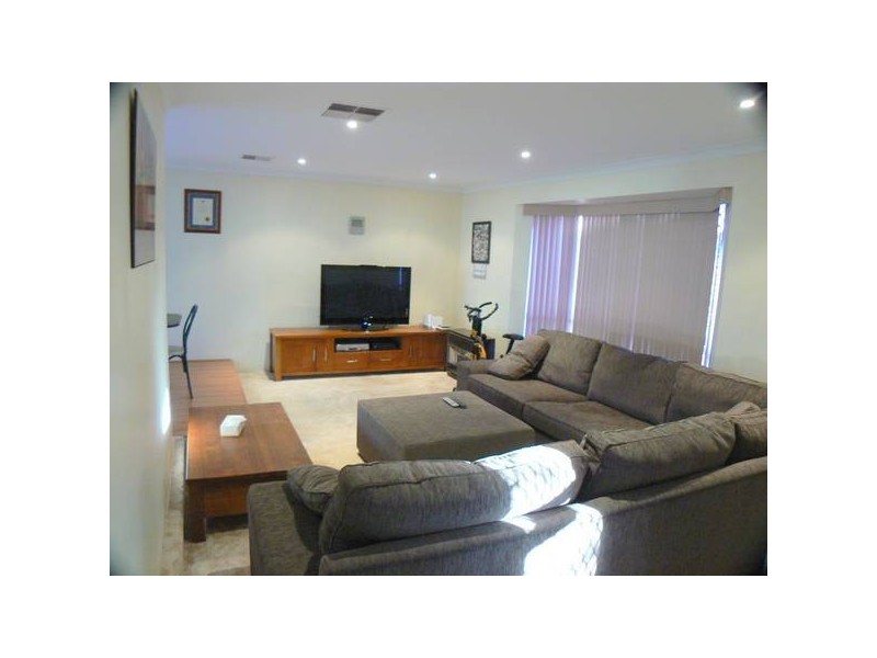12 Tarndale Way, South Lake WA 6164