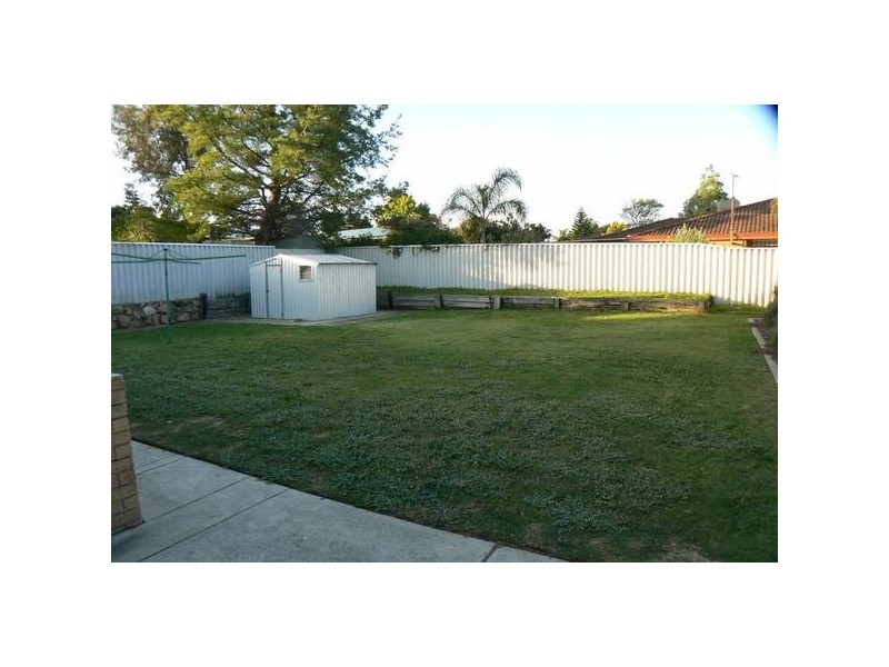 12 Tarndale Way, South Lake WA 6164