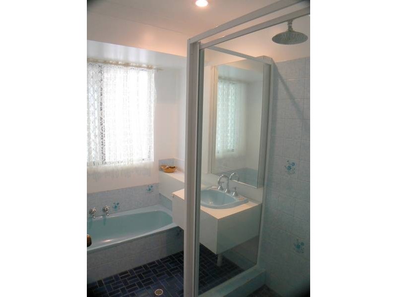 2 Acacia Way, Yangebup WA 6164