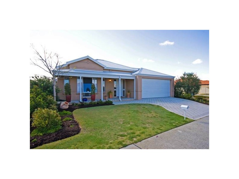 5 Ashendon Blvd, Hammond Park WA 6164