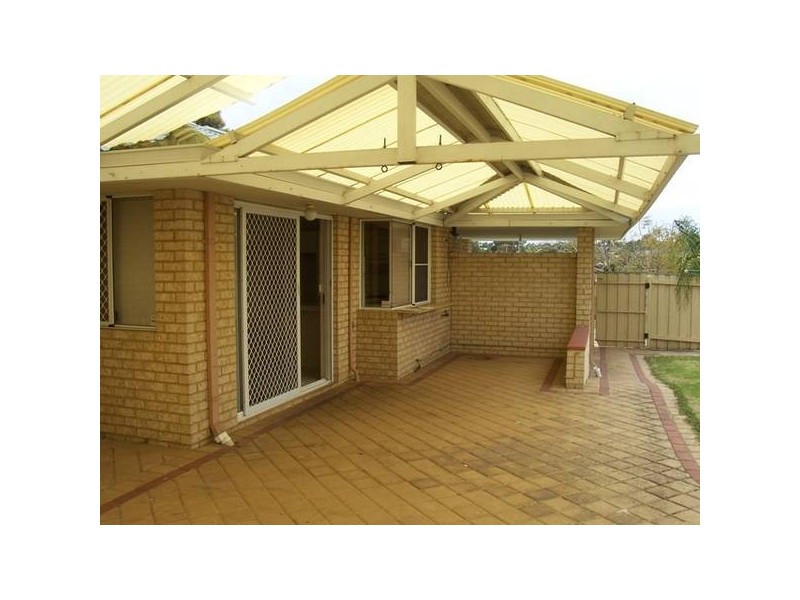 4 Shady Grove, Yangebup WA 6164