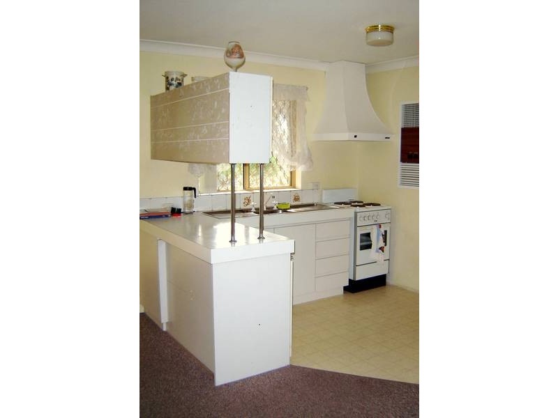 10 Eucumbene Gardens, South Lake WA 6164