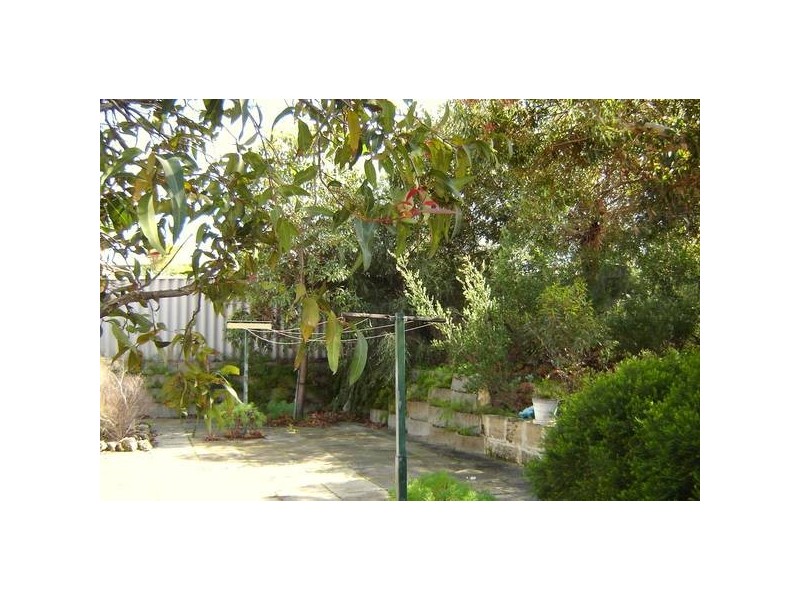 10 Eucumbene Gardens, South Lake WA 6164