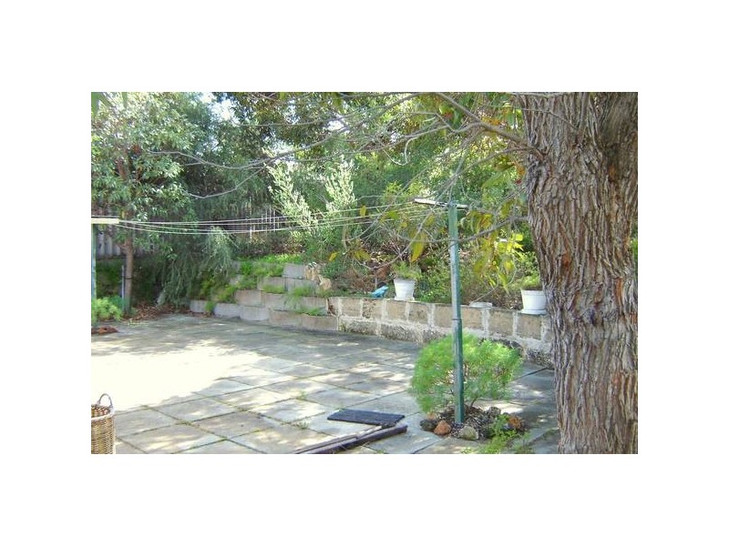 10 Eucumbene Gardens, South Lake WA 6164