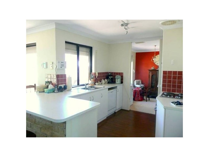 34 Bolderwood Drive, South Lake WA 6164