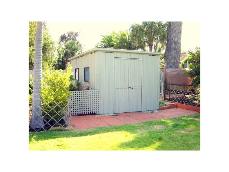 51 South Lake Drive, South Lake WA 6164