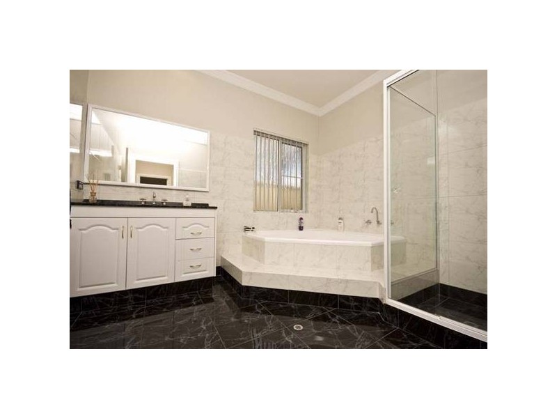 11a Arthur Road, Hamilton Hill WA 6163