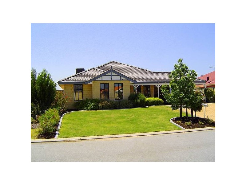 51 Minerva Loop, Success WA 6164
