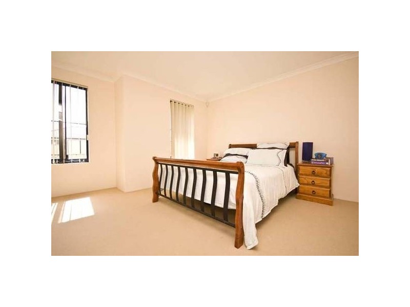 51 Minerva Loop, Success WA 6164